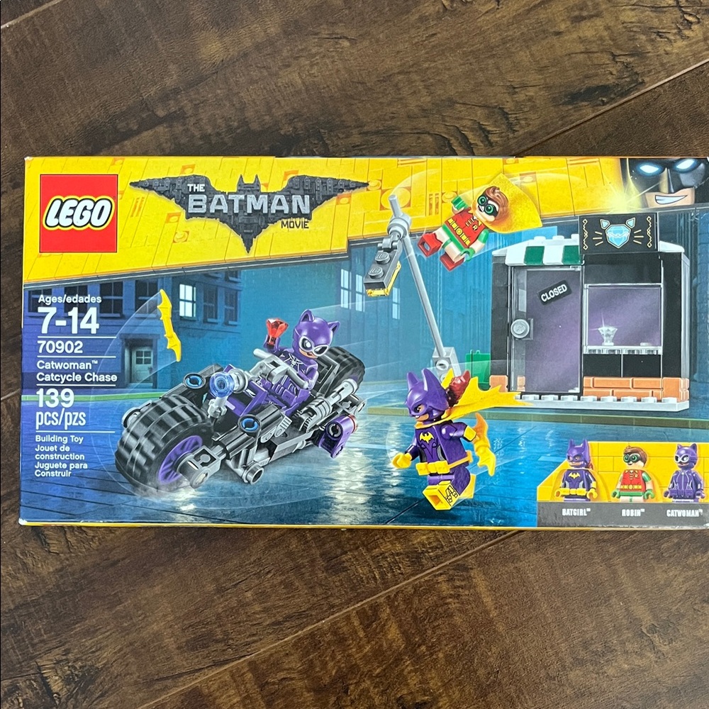 New LEGO Batman Movie Catwoman Catcycle Chase Set - Yellow, Blue, Purple, Black